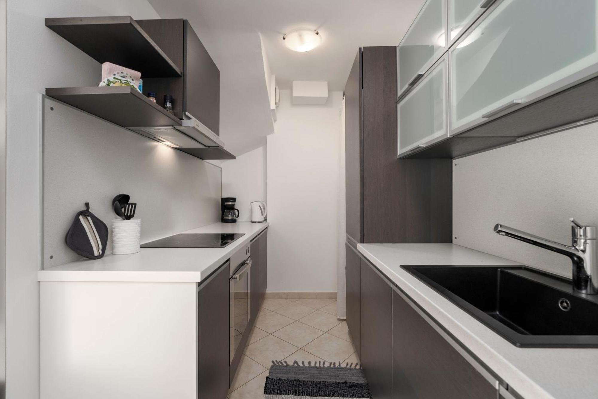 Degrassi Square Apartments (Adults Only) Vrsar Εξωτερικό φωτογραφία