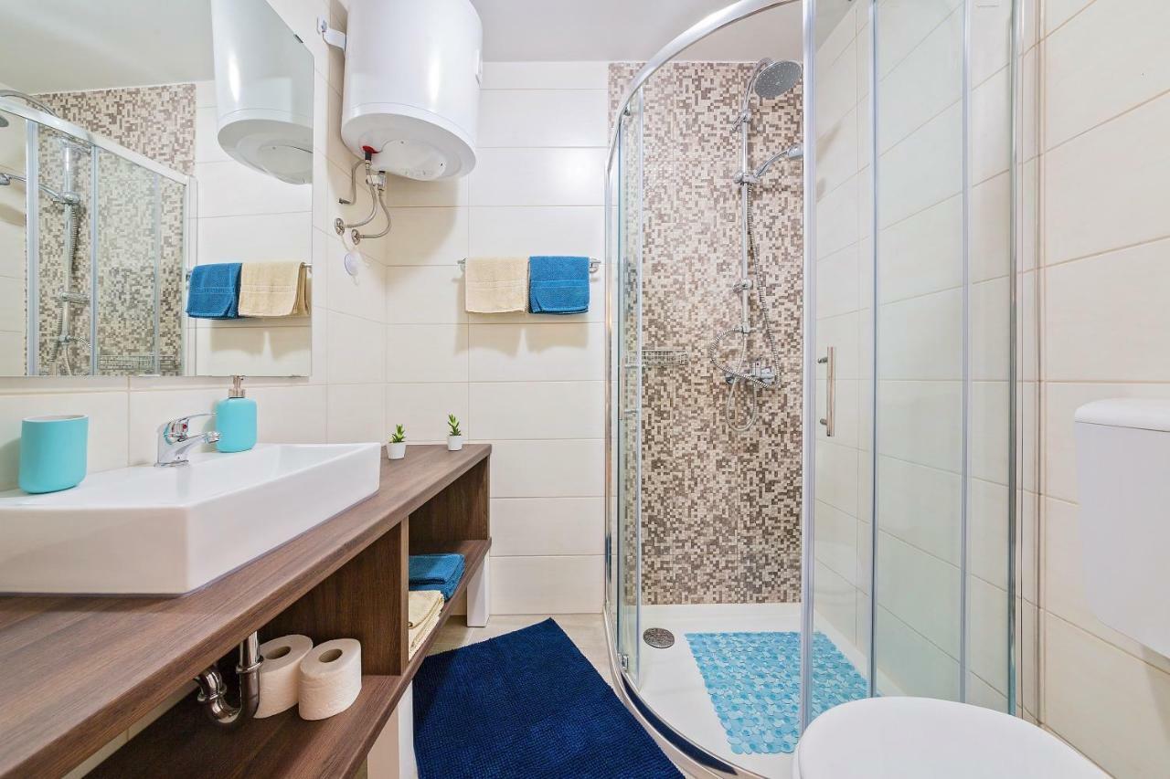 Degrassi Square Apartments (Adults Only) Vrsar Εξωτερικό φωτογραφία